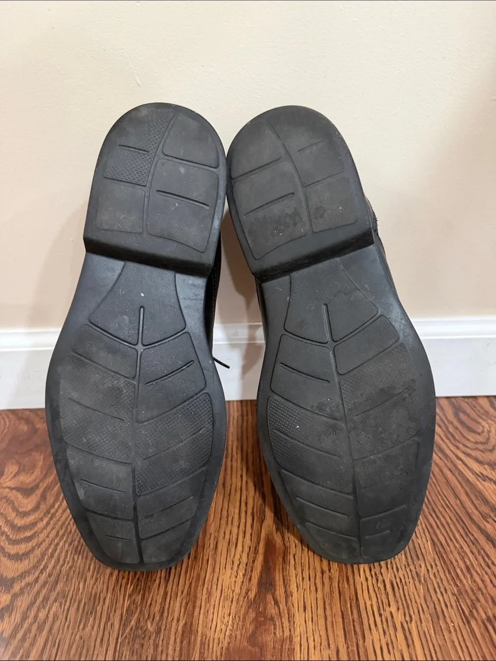 Bostonian Black Leather Lace-Up Oxfords